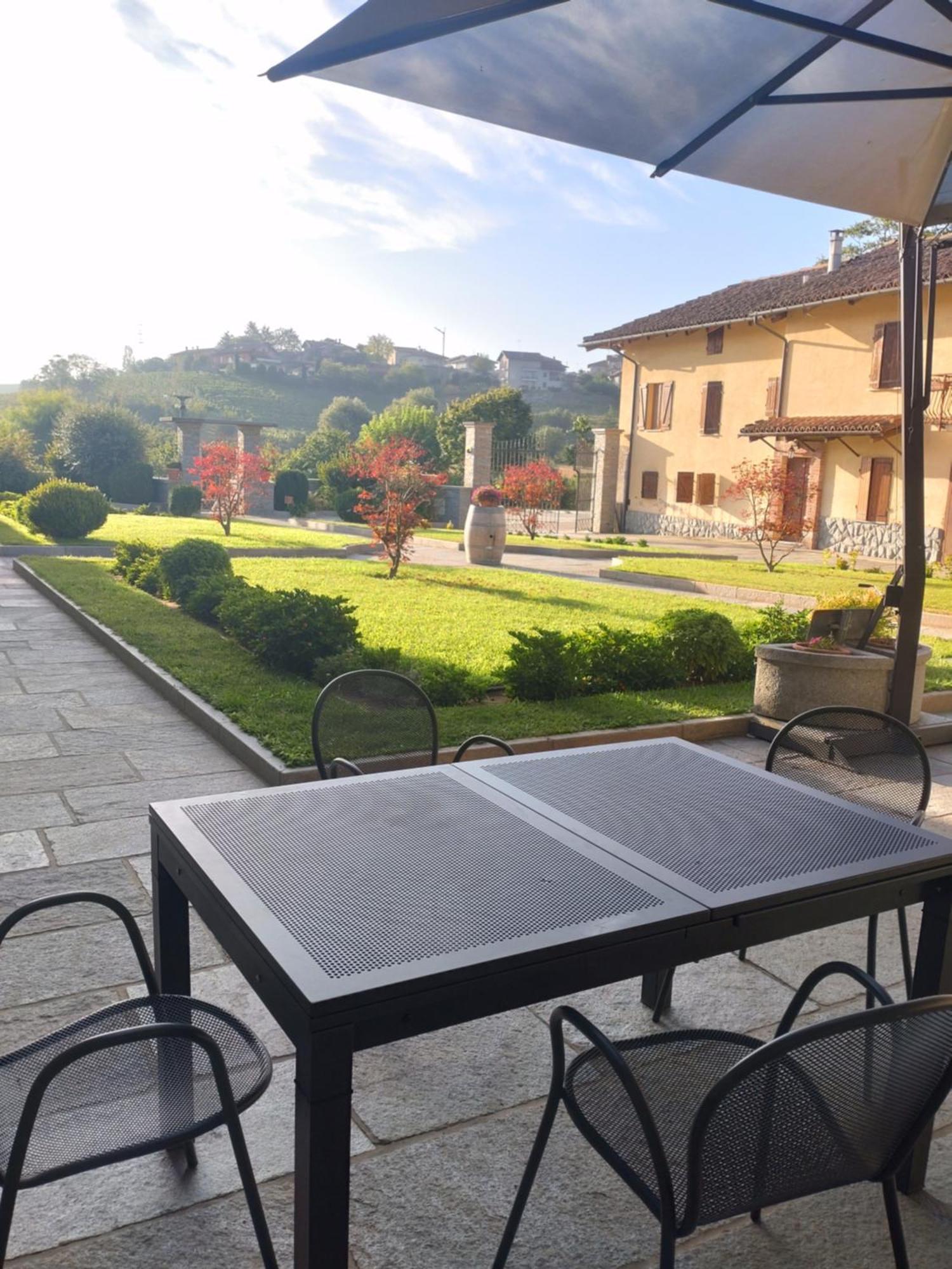 Agriturismo Cascina Varie Castagnito Luaran gambar