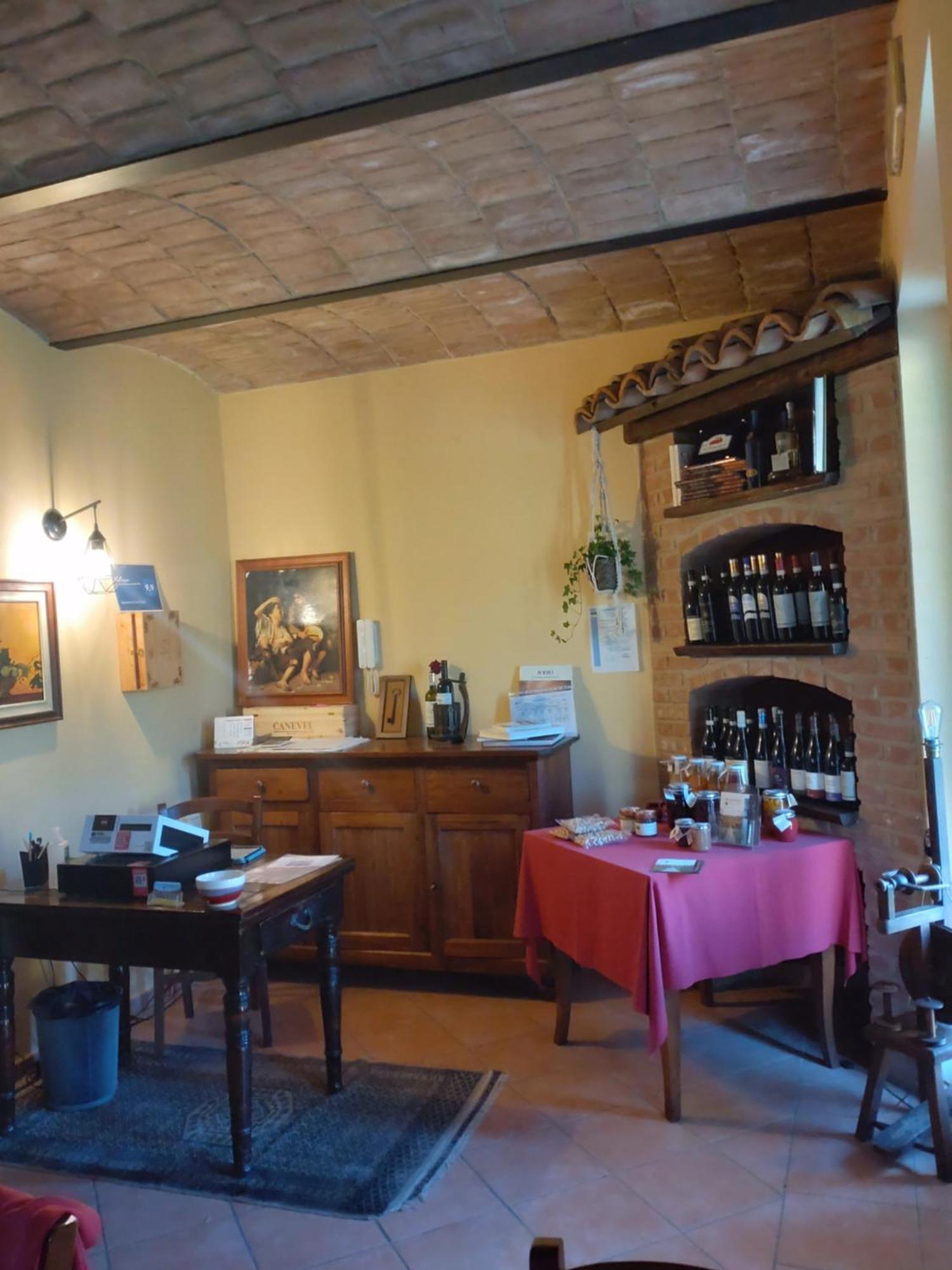 Agriturismo Cascina Varie Castagnito Luaran gambar