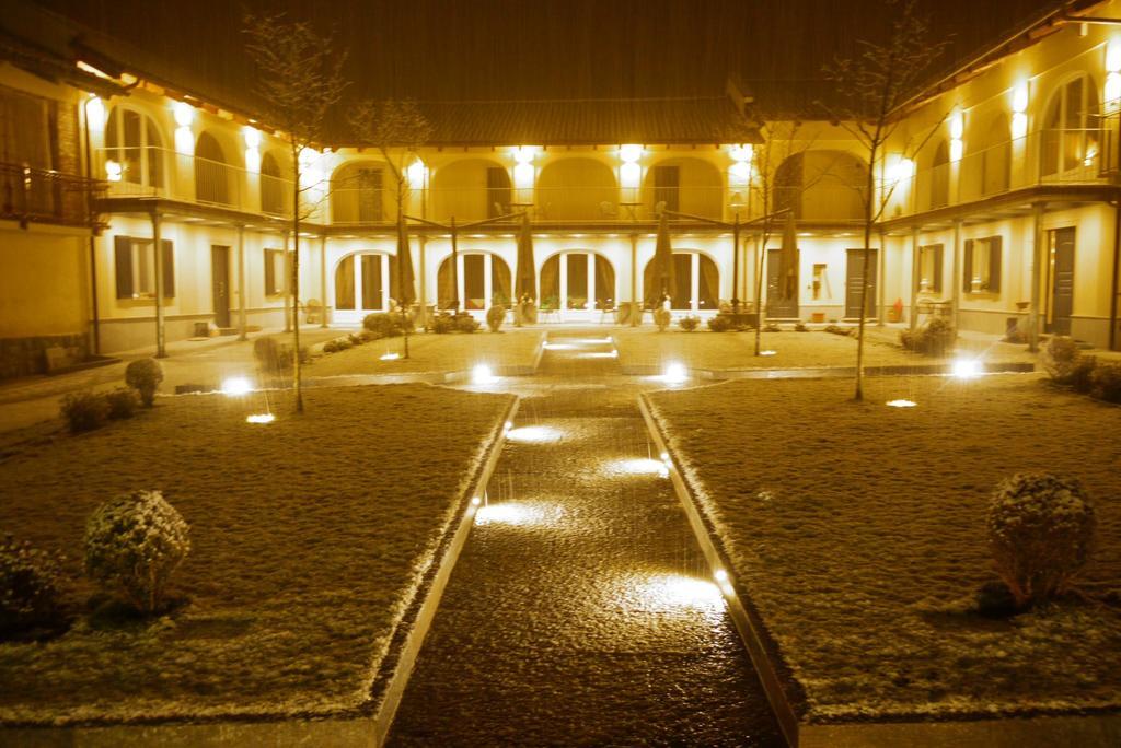 Agriturismo Cascina Varie Castagnito Luaran gambar