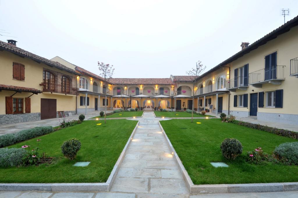 Agriturismo Cascina Varie Castagnito Luaran gambar
