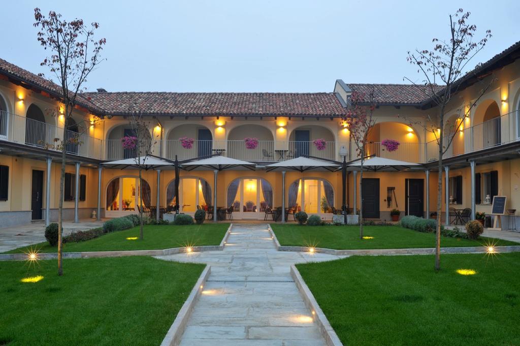 Agriturismo Cascina Varie Castagnito Luaran gambar