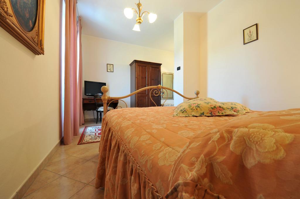 Agriturismo Cascina Varie Castagnito Luaran gambar