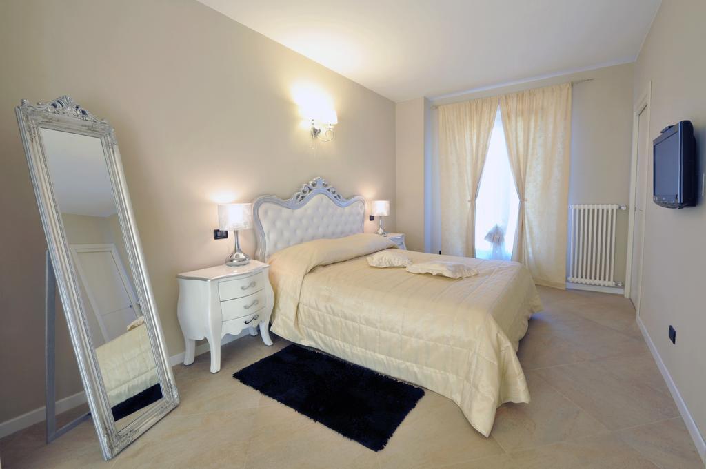 Agriturismo Cascina Varie Castagnito Luaran gambar
