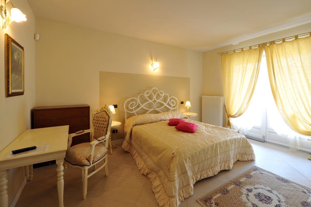 Agriturismo Cascina Varie Castagnito Luaran gambar