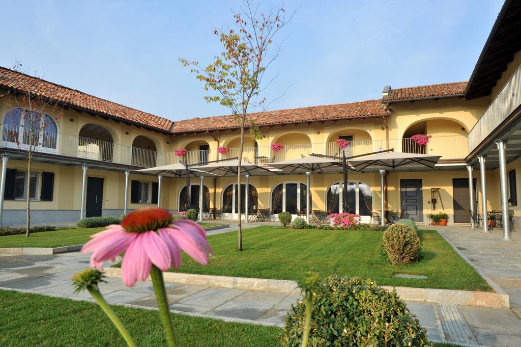 Agriturismo Cascina Varie Castagnito Luaran gambar