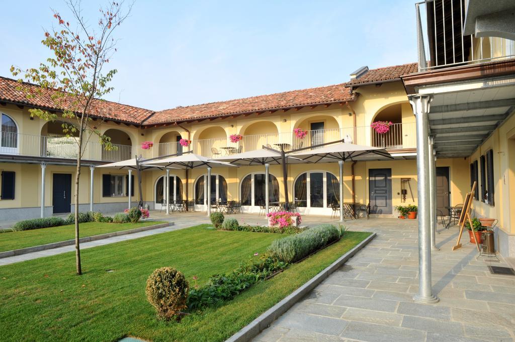 Agriturismo Cascina Varie Castagnito Luaran gambar