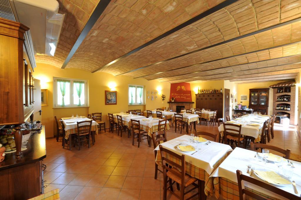 Agriturismo Cascina Varie Castagnito Luaran gambar