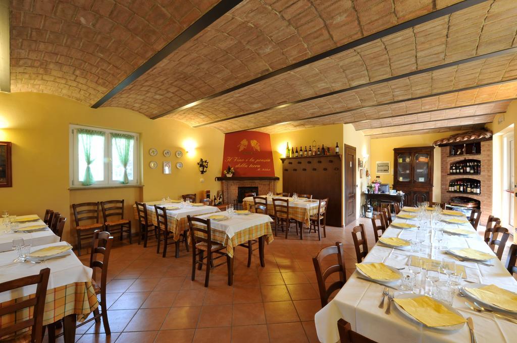 Agriturismo Cascina Varie Castagnito Luaran gambar